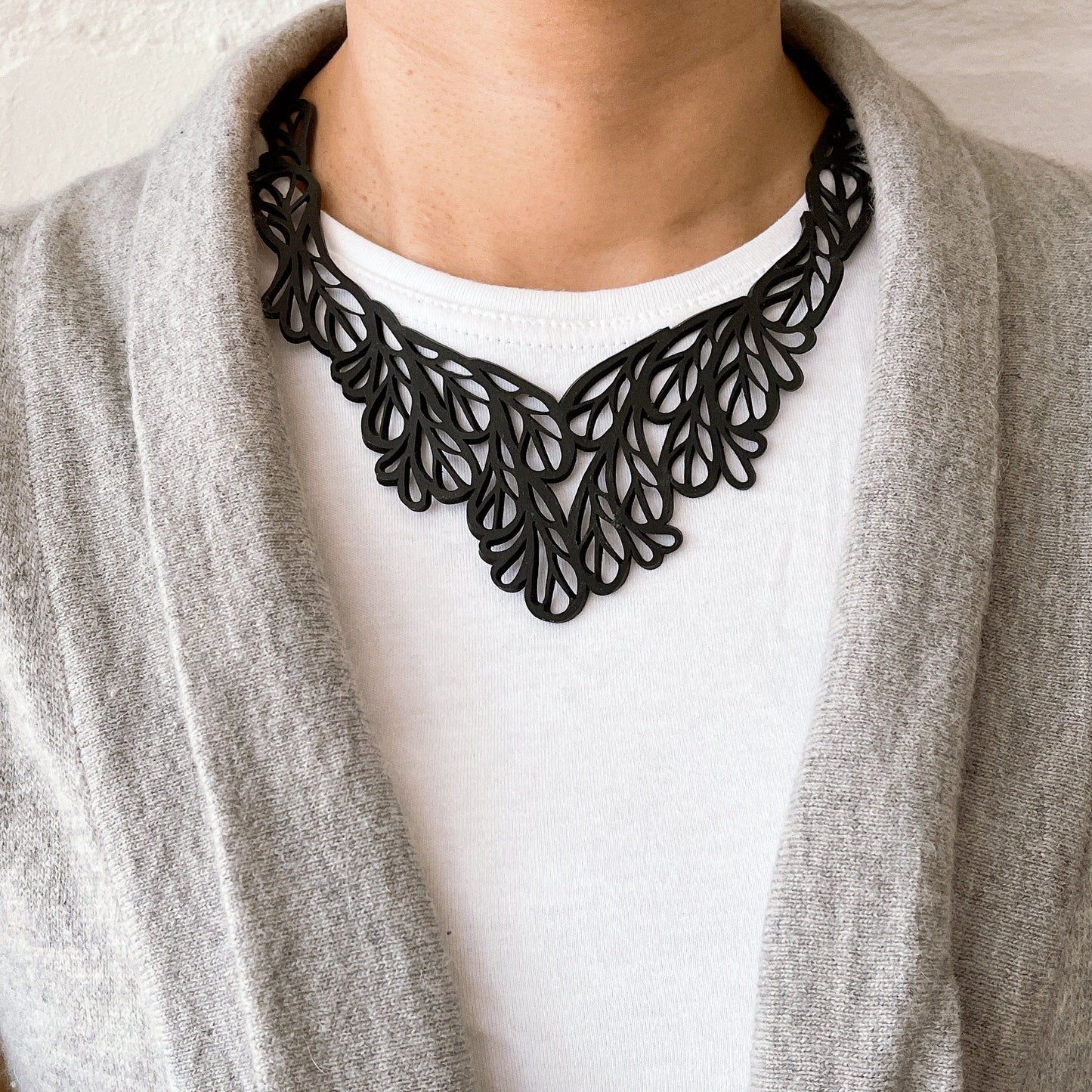 Fountain Rubber Necklace-0