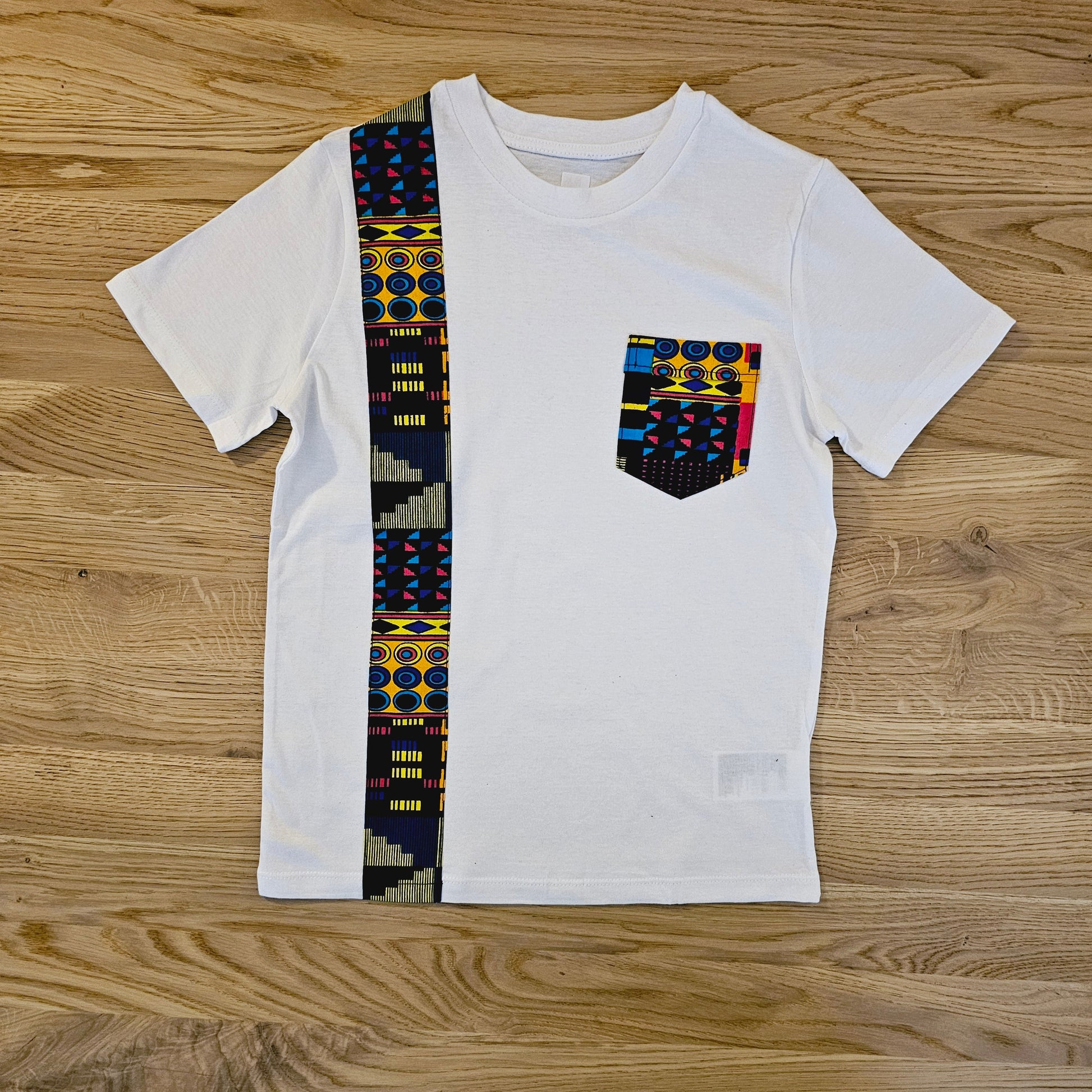 T-shirt and Cotton Pull Up Shorts Set with African Print Detail..-4